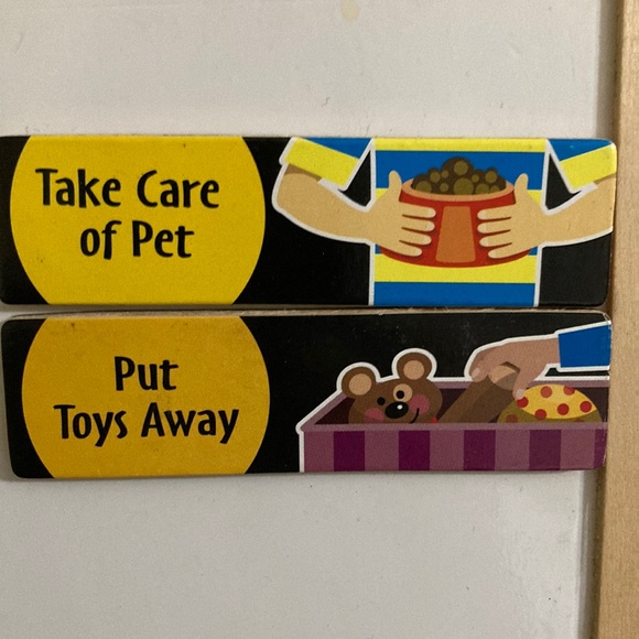 Melissa & Doug My Magnetic Responsibility Chart - Picture 8 of 13